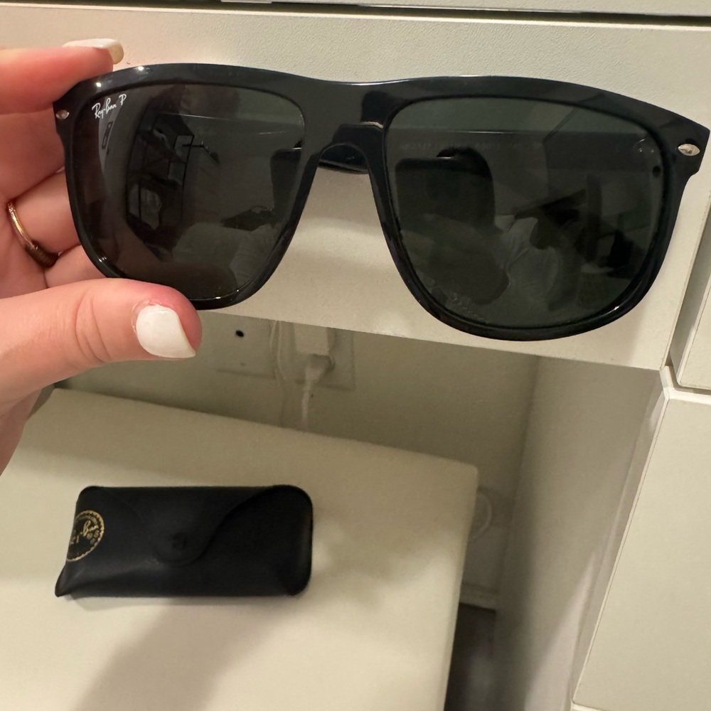 Ray-Ban Classic Black Sunglasses - Picture 3 of 4